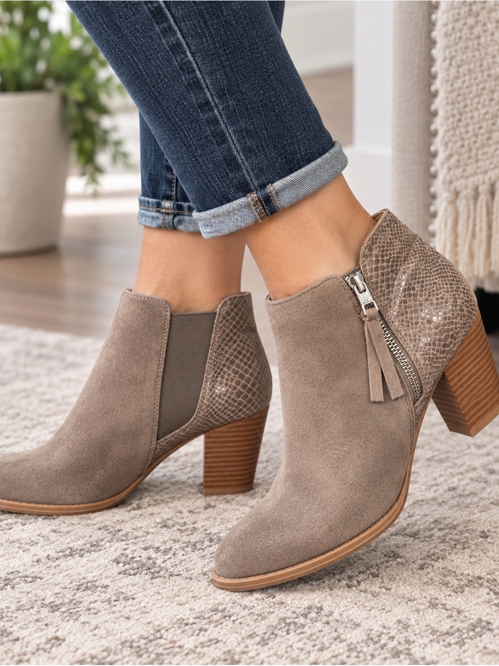 Vionic 9.5 Taupe Suede Snakeskin Block Heel Ankle Booties